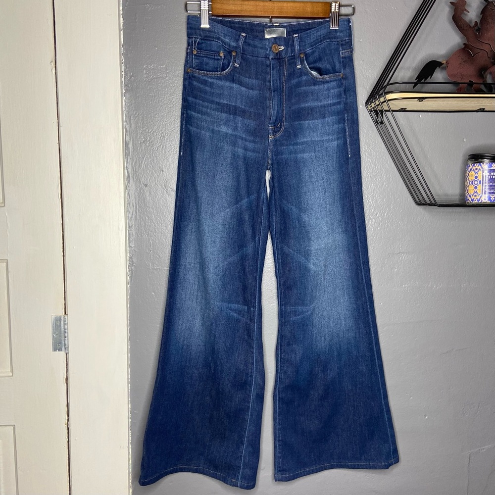 MOTHER The Roller Super Flare Jeans Coast to
Coast Dark Wash Size 25